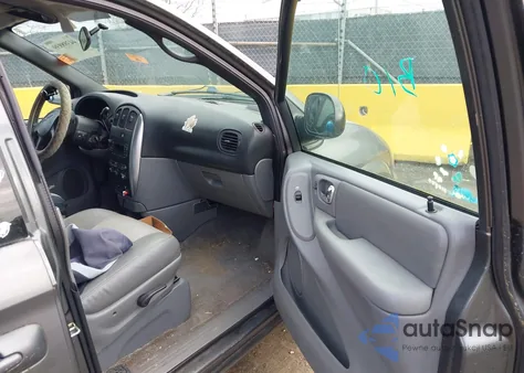 2004 Chrysler Town & Country Touring z USA, uszkodzony, nr VIN 2C4GP54L34R548517